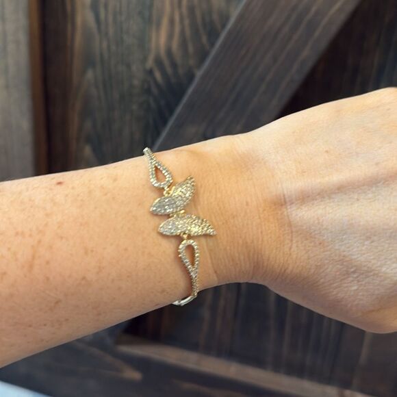 Elegant 14K Gold Plated Zirconia Butterfly Bracelet - Picture 3 of 12